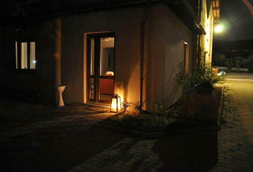 تختخواب و صبحانه Il Casale Dei Nonni