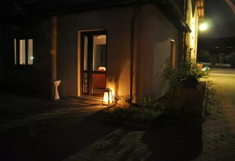 تختخواب و صبحانه Il Casale Dei Nonni