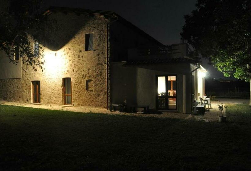 تختخواب و صبحانه Il Casale Dei Nonni