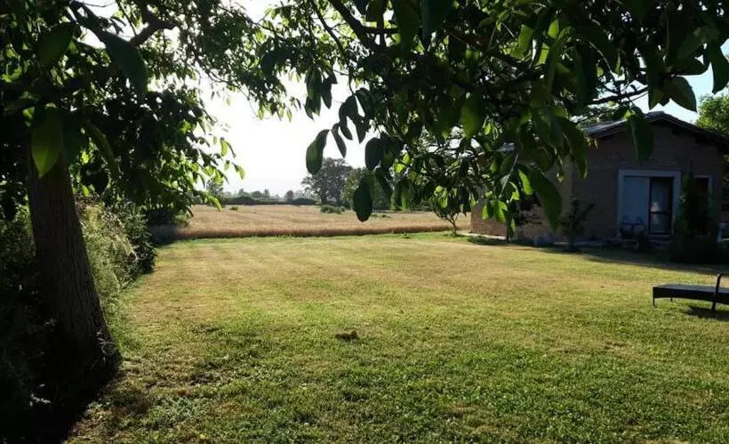 تختخواب و صبحانه Il Casale Dei Nonni