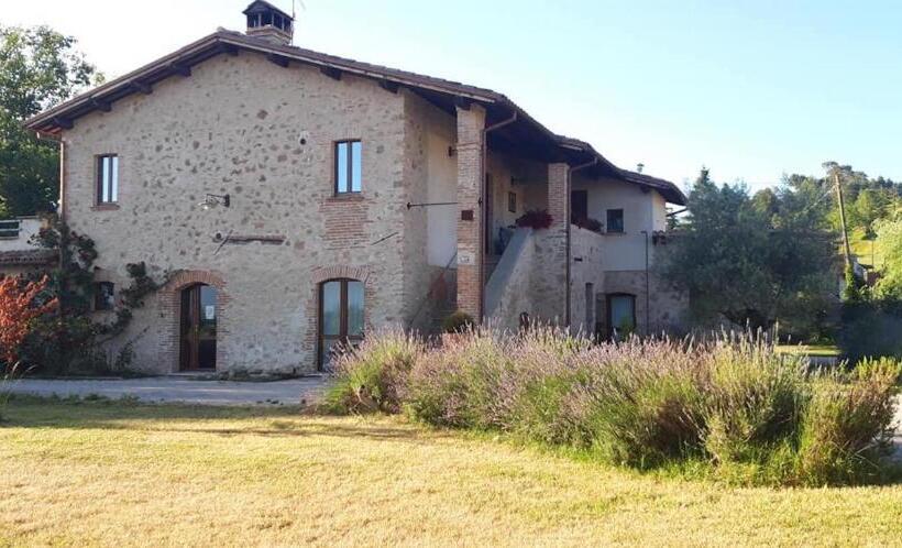 تختخواب و صبحانه Il Casale Dei Nonni