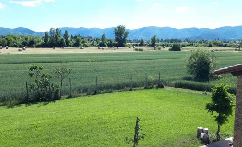 تختخواب و صبحانه Il Casale Dei Nonni