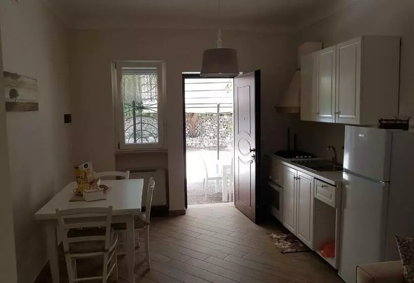 Aamiaismajoitus (B&B) Villa Venus Woods