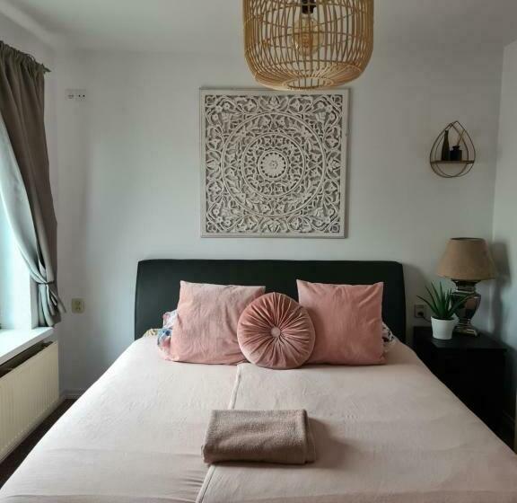 ペンション Evy S Place