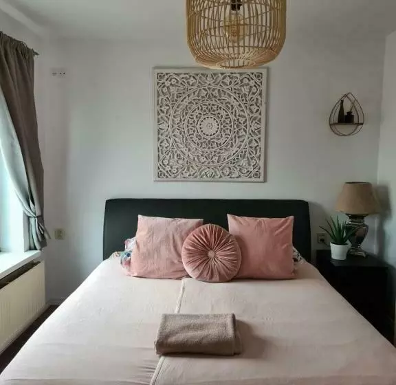 Majatalo Evy S Place