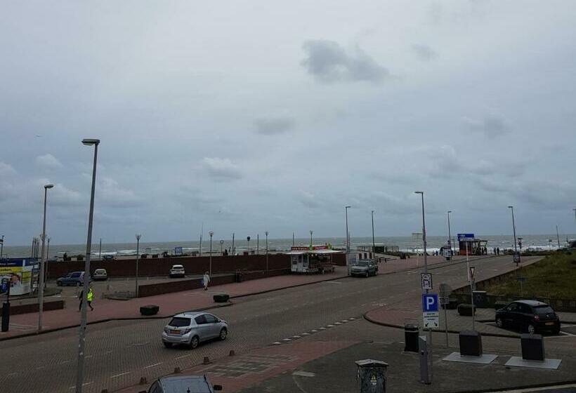 ペンション Evy S Place