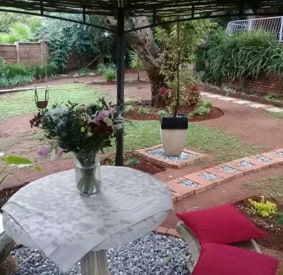 پانسیون Shalamanzi Lodge