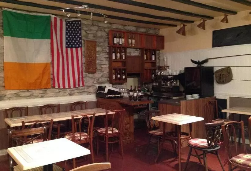 ペンション Sheehans On Main Street