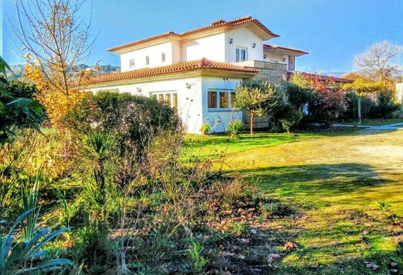 Bed and Breakfast Casa Vale Do Rio Ovil