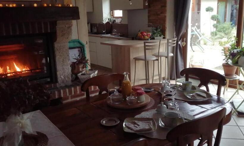 تختخواب و صبحانه L Orme Seul, Maison D Hôtes