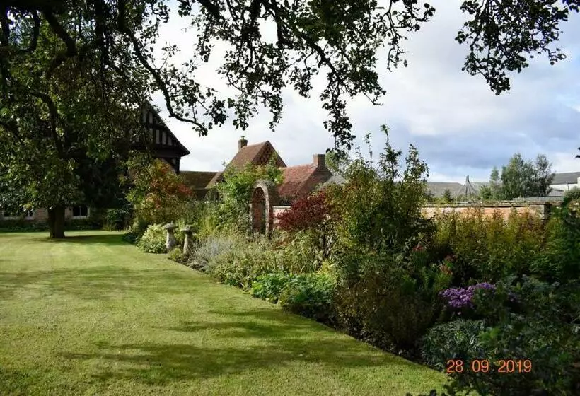 Aamiaismajoitus (B&B) White Hall Farm