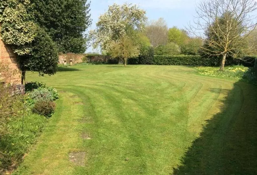 Aamiaismajoitus (B&B) White Hall Farm