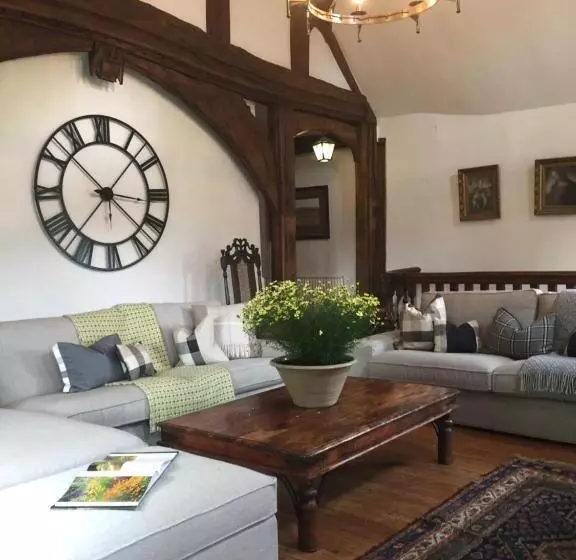 Aamiaismajoitus (B&B) White Hall Farm