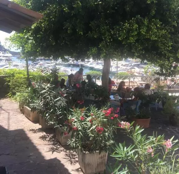 پانسیون La Racia