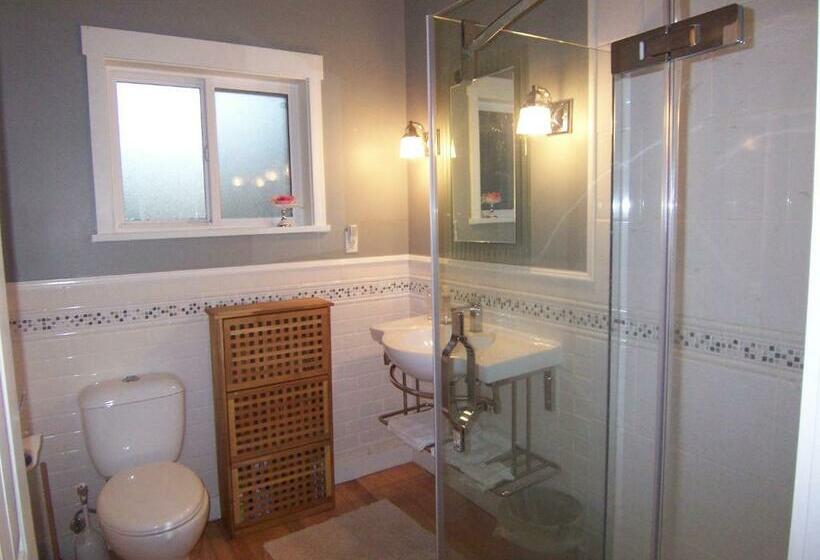 膳宿费 Malaspina Strait Cottage