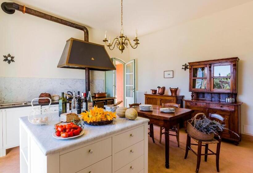 مبيت وإفطار Agriturismo Le Tassinaie