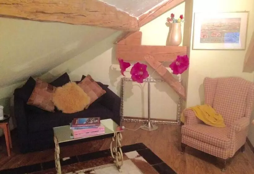 Aamiaismajoitus (B&B) Chalet Ingas