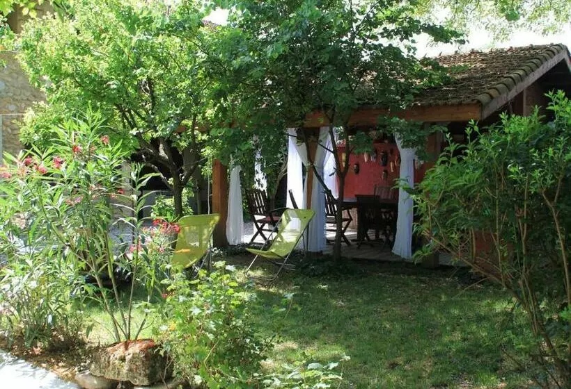 ベッドアンドブレックファースト Les Pascals