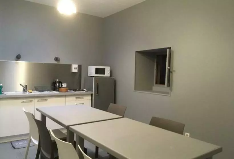 ベッドアンドブレックファースト Les Pascals