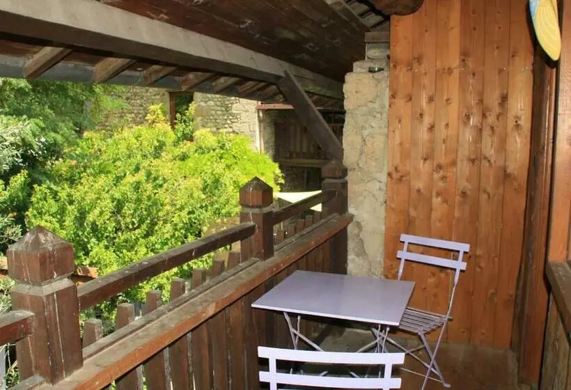 ベッドアンドブレックファースト Les Pascals