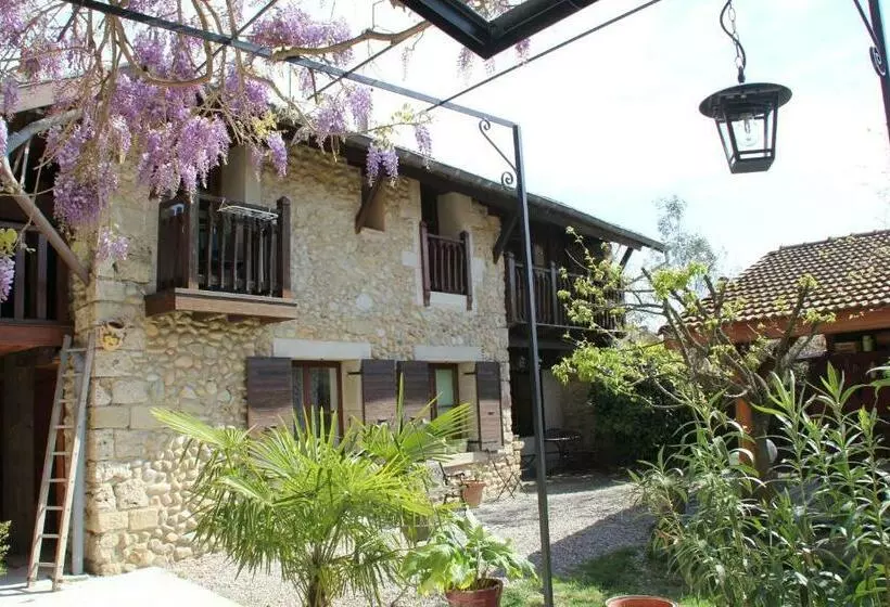 ベッドアンドブレックファースト Les Pascals