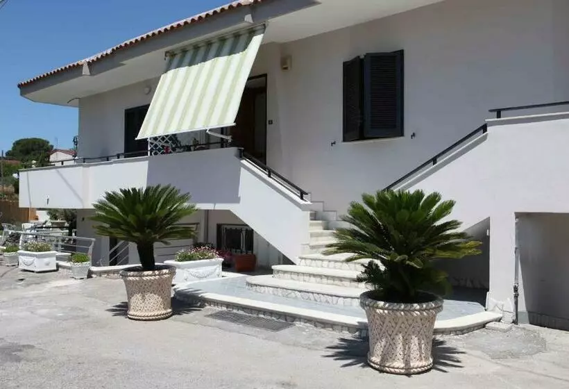 Aamiaismajoitus (B&B) Pompei Gryllus