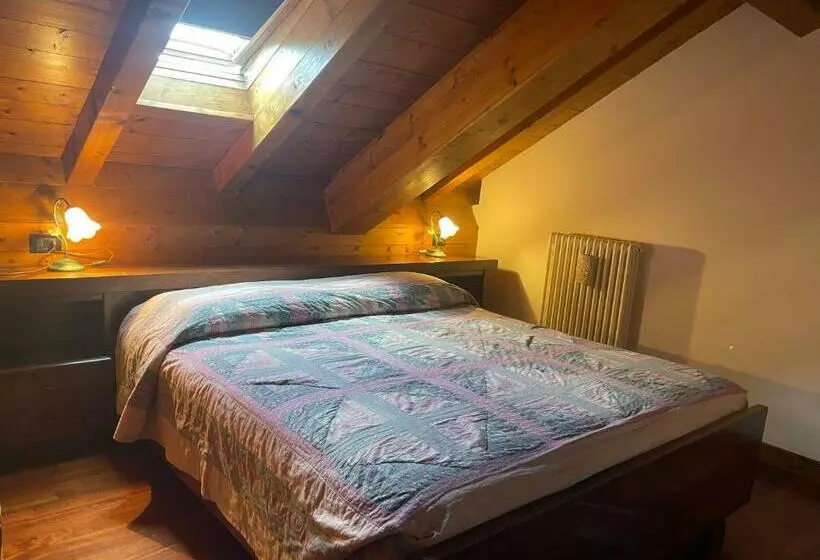 هتل Agriturismo Lambra La Casa Del Sol