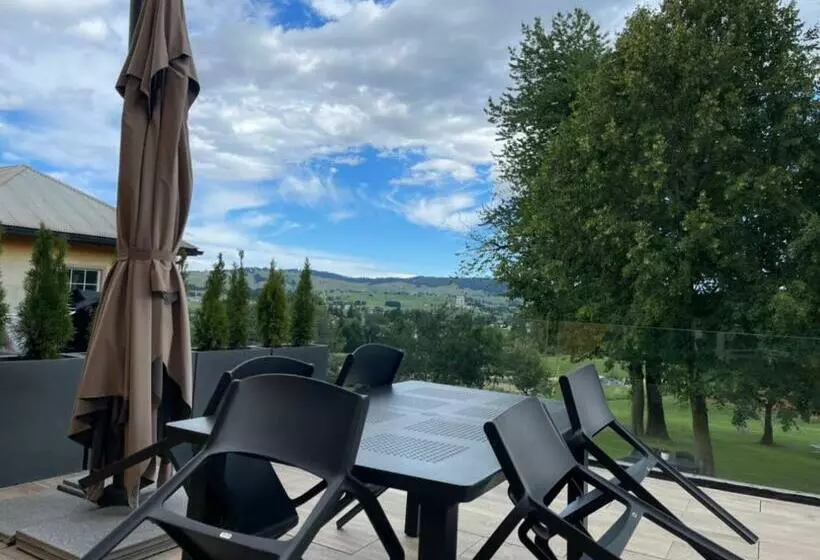 هتل Agriturismo Lambra La Casa Del Sol