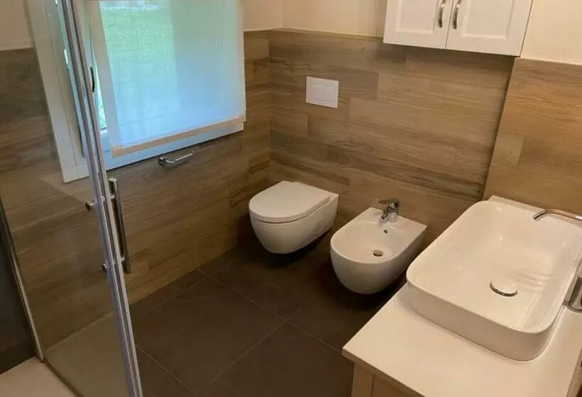 هتل Agriturismo Lambra La Casa Del Sol