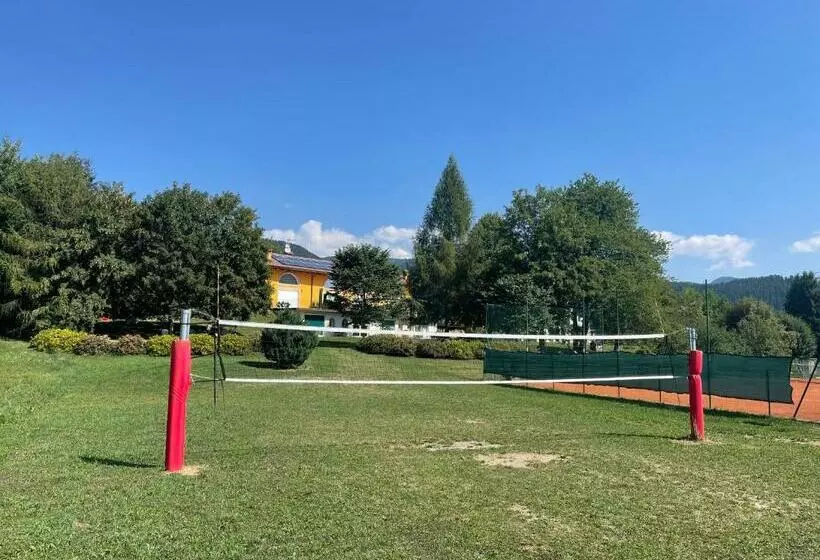 هتل Agriturismo Lambra La Casa Del Sol