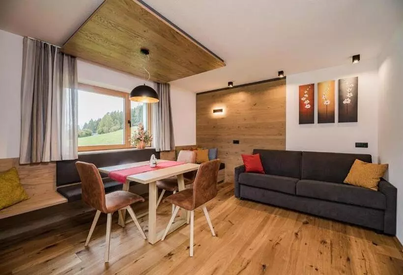 ホテル Appartement Förra