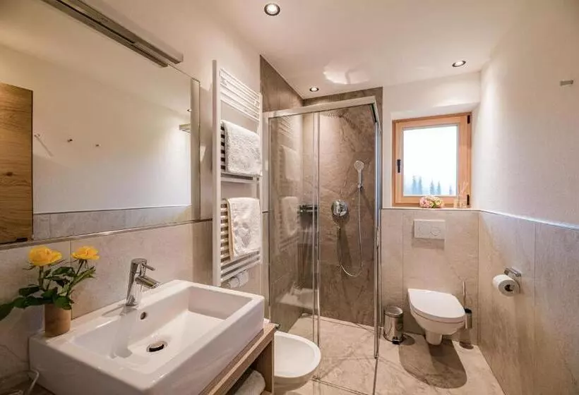 ホテル Appartement Förra