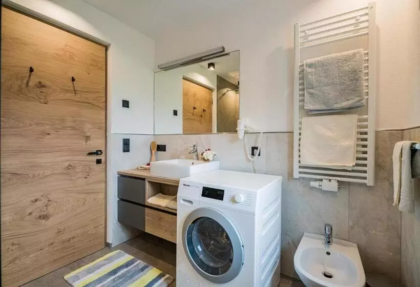ホテル Appartement Förra