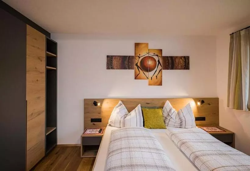ホテル Appartement Förra