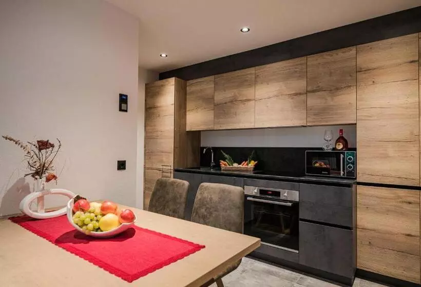 ホテル Appartement Förra