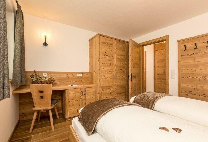 Отель Enzianhof   Nature Apartments