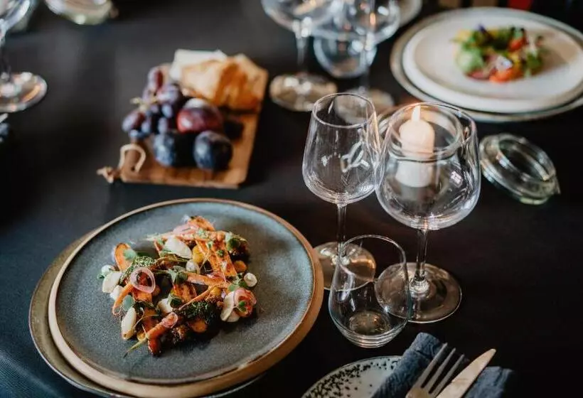 Hotelli Nestor & Restaurant Back Pocket