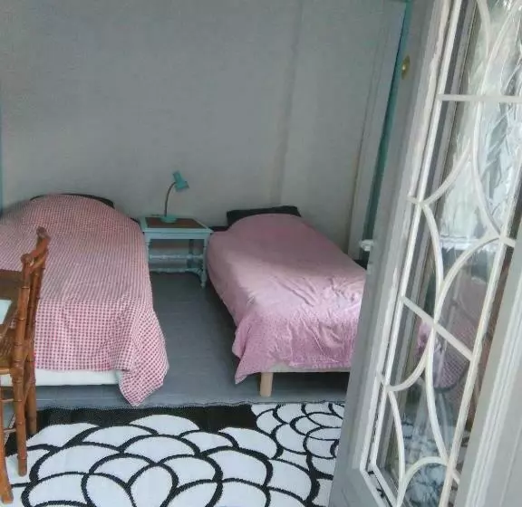ベッドアンドブレックファースト Chambre En Ville Dans Un Esprit Campagne
