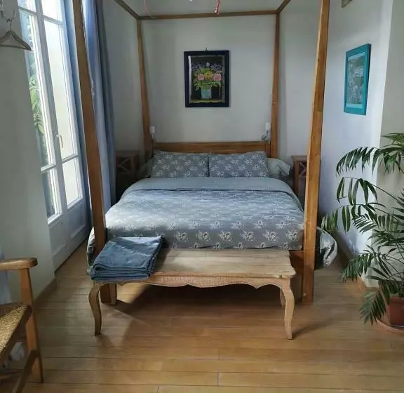 ベッドアンドブレックファースト Chambre En Ville Dans Un Esprit Campagne
