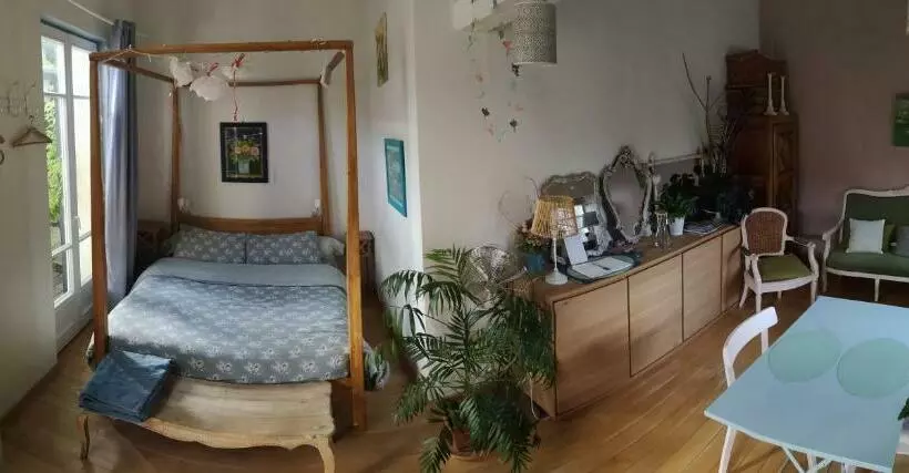 ベッドアンドブレックファースト Chambre En Ville Dans Un Esprit Campagne