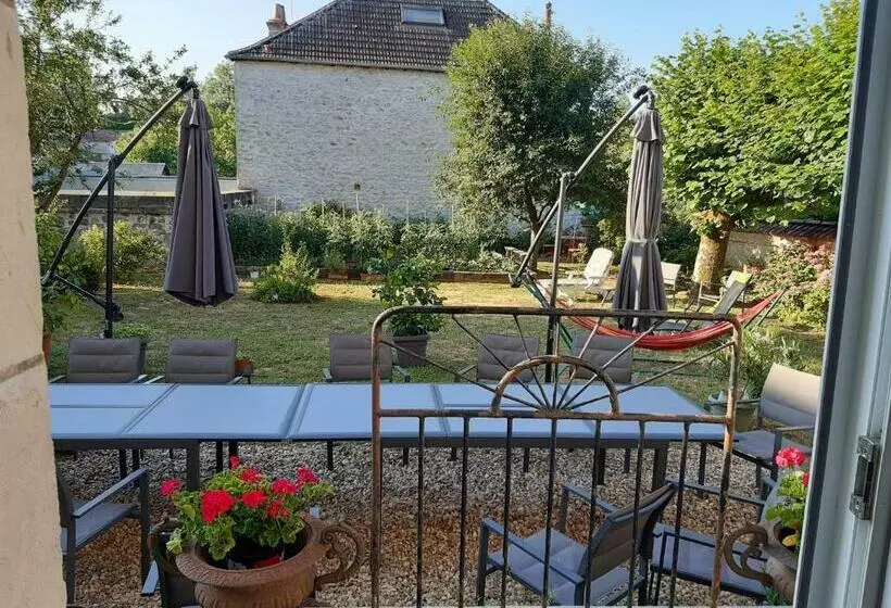 Aamiaismajoitus (B&B) Le Couvent En Bazois