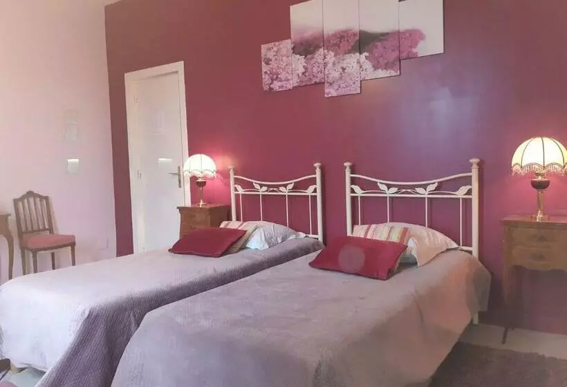 Aamiaismajoitus (B&B) Le Couvent En Bazois