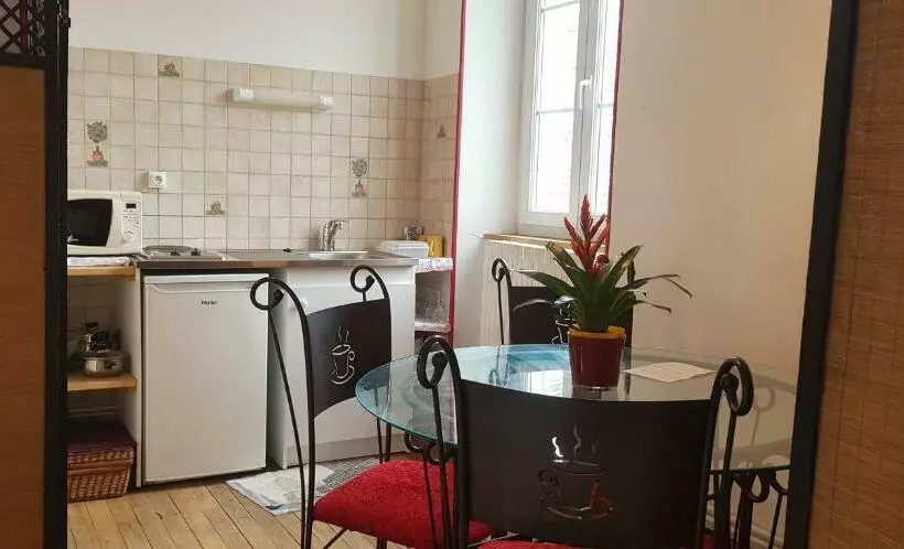 Aamiaismajoitus (B&B) Le Couvent En Bazois