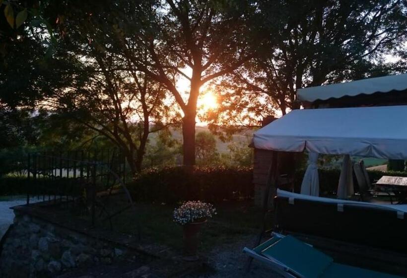 בית מלון כפרי Agriturismo La Mirandola