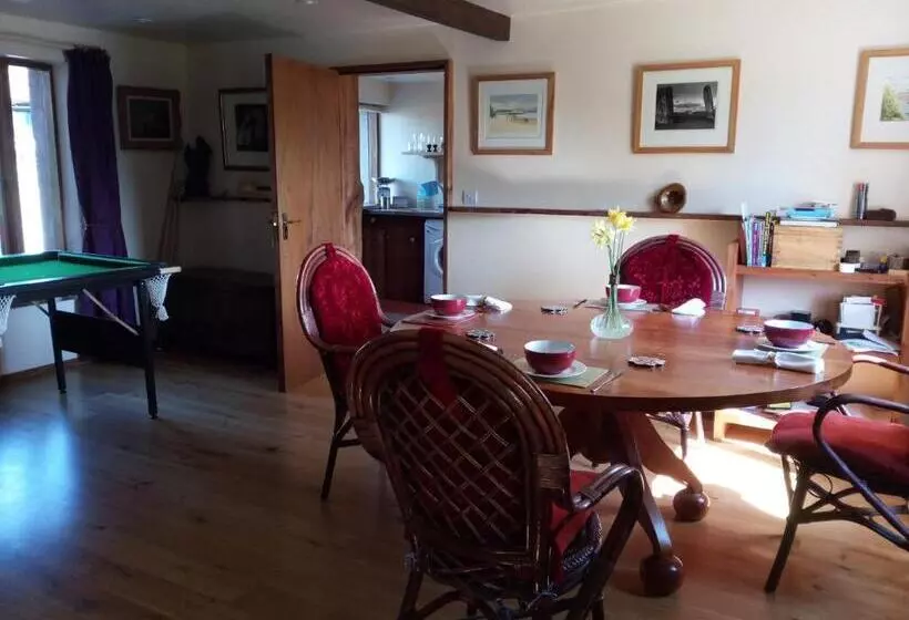 Majatalo Sunrise House