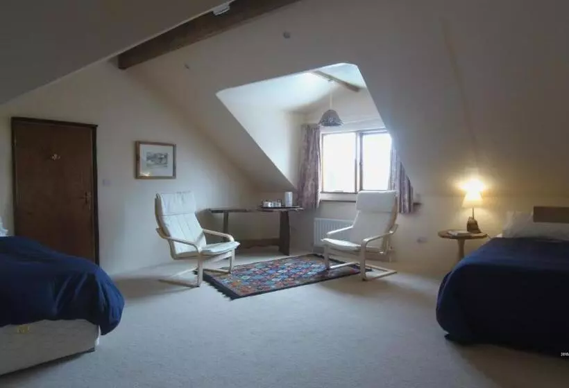 Majatalo Sunrise House