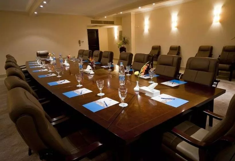 Amc Royal Hotel & Spa