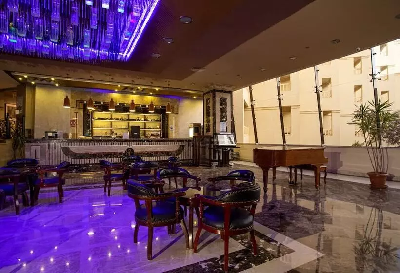 Amc Royal Hotel & Spa