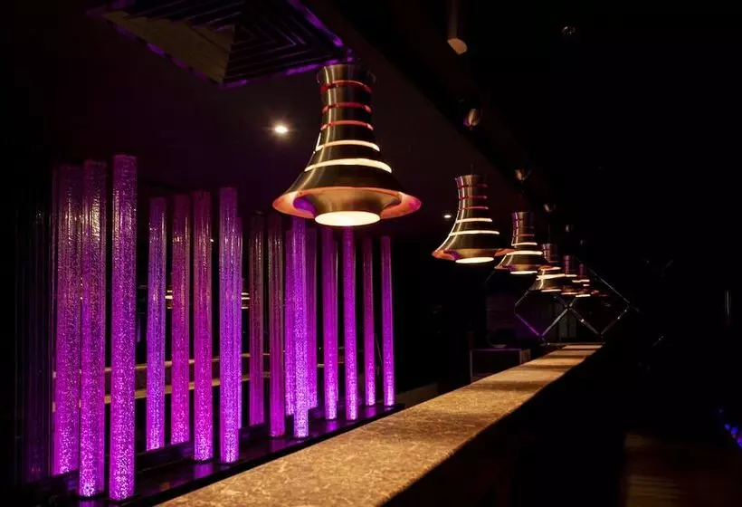 Amc Royal Hotel & Spa