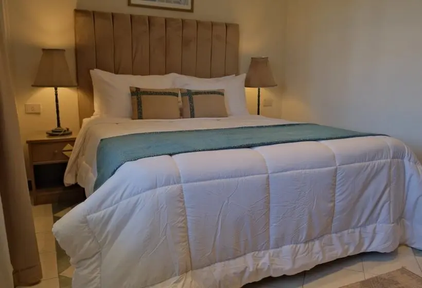 Dive Inn Resort